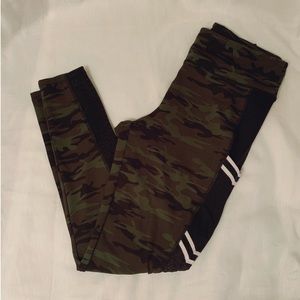 Camo ankle length workout pants
